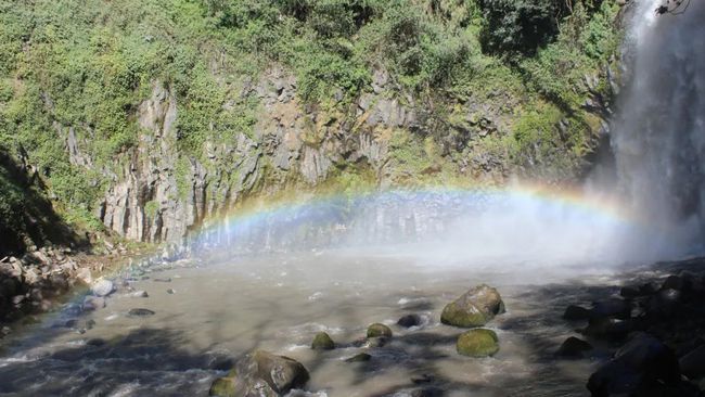 保山 | 腾冲叠水河——全国唯一的城市火山堰塞瀑布